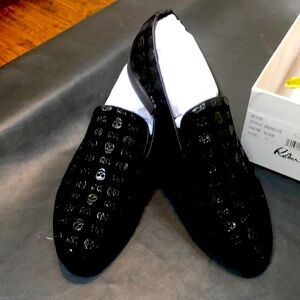 Robert Graham dress shoes new in box.